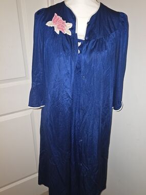 1960-70's Deena Navy Blue Nylon Peignoir Set with Pink Floral Applique SMALL